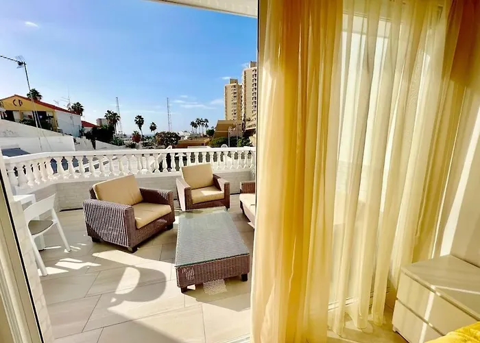 Sunny On The Paradise Coast. *