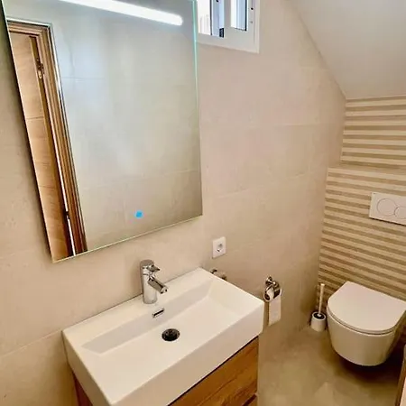 Sunny On The Paradise Coast. Apartment Arona (Tenerife)