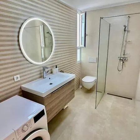 Sunny On The Paradise Coast. Apartment Arona (Tenerife)