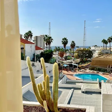 Sunny On The Paradise Coast. Apartmán Arona (Tenerife)