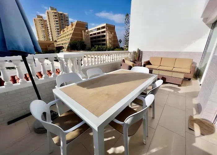 Sunny On The Paradise Coast. Apartment *