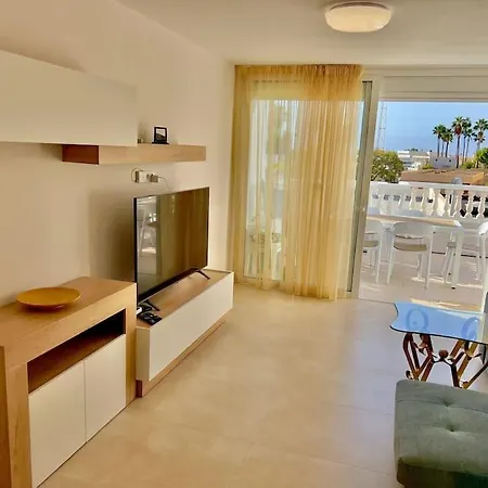 Sunny On The Paradise Coast. Apartamento *